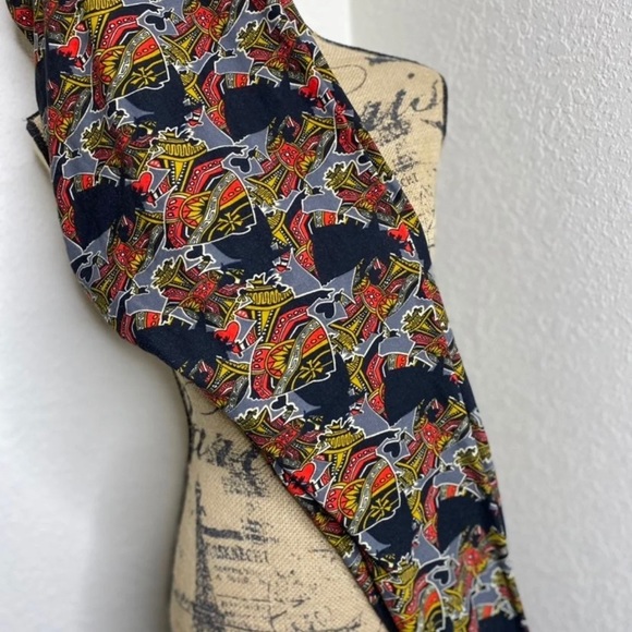 Disney X Lularoe QUEEN OF HEARTS leggings